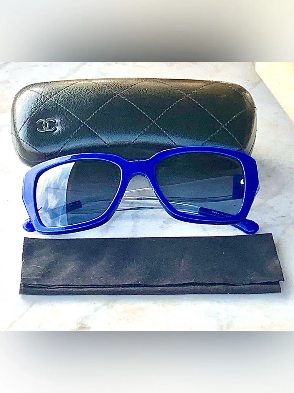 CHANEL WOMANS COBALT Blue CLEAR  Sunglasses Black Quilted Case VINTAGE 5253 1995